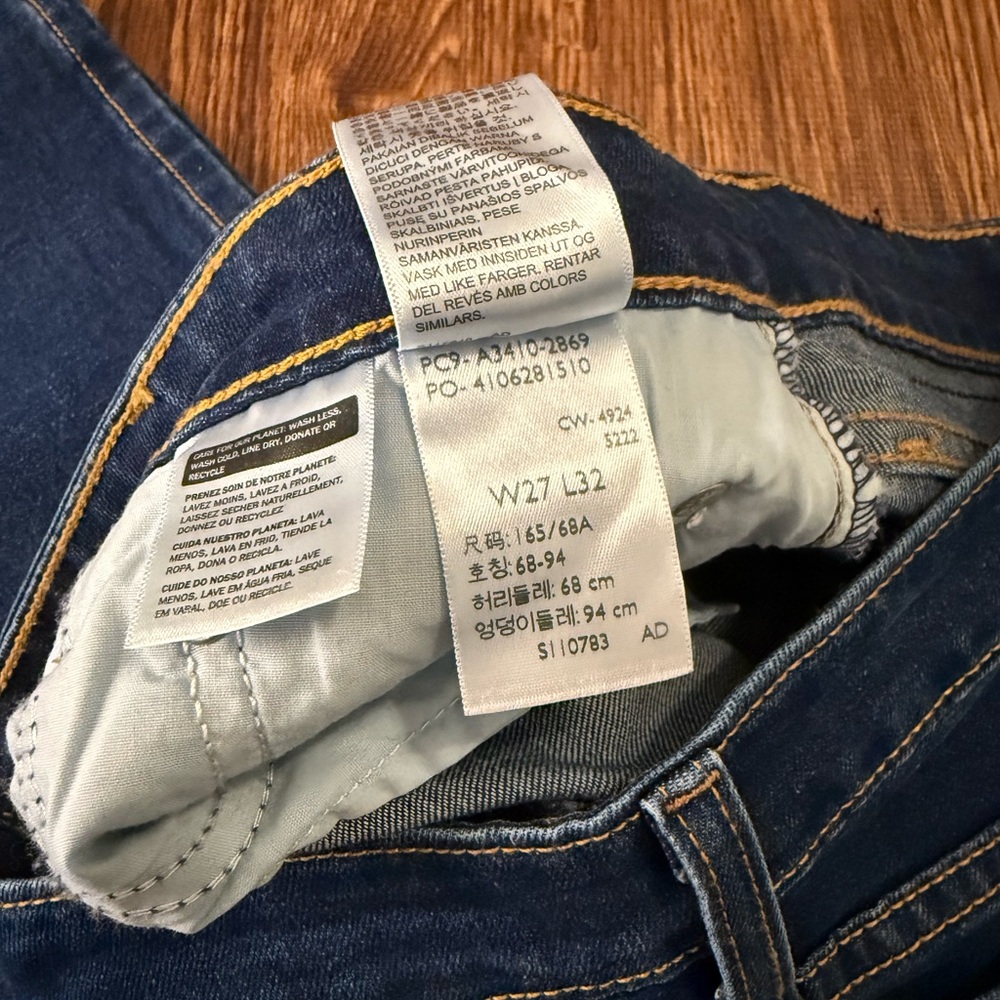 Levi's Women's High-Rise Flare | W27 L32 - Picture 10 of 13